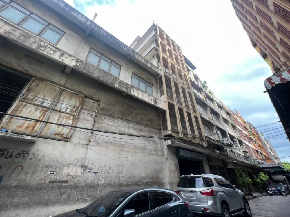 ขายอาคารพาณิชย์เยาวราช บางลำพู : ขายถูกตึก 2 คูหา แปลงมุม 350 เมตรถึงท่าเรือราวงศ์ พท . 54 ตร.ว. 9.00 x 24.00 ด้านหน้า 4 ชั้น รวมดาดฟ้า ด้านหลัง 7 ชั้น รวมดาดฟ้า บนถนน ทรงวาด แหล่งธุรกิจ ทำเลดี เหมาะค้าขาย ME-060