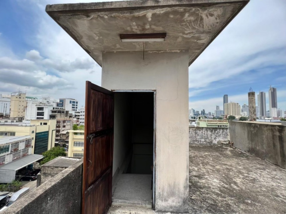 ขายอาคารพาณิชย์เยาวราช บางลำพู : ขายถูกตึก 2 คูหา แปลงมุม 350 เมตรถึงท่าเรือราวงศ์ พท . 54 ตร.ว. 9.00 x 24.00 ด้านหน้า 4 ชั้น รวมดาดฟ้า ด้านหลัง 7 ชั้น รวมดาดฟ้า บนถนน ทรงวาด แหล่งธุรกิจ ทำเลดี เหมาะค้าขาย ME-060