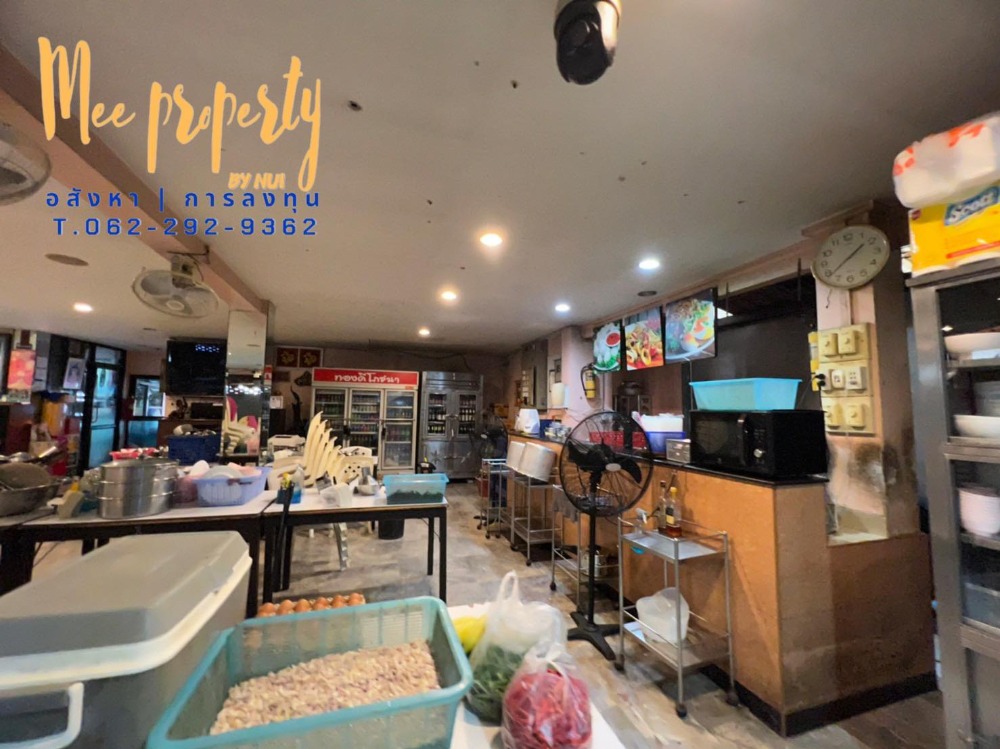 ขายอาคารพาณิชย์เลียบทางด่วนรามอินทรา : ขายตึกทำเลดีพร้อมกิจการและสูตรอาหาร ริมถนนศรีวรา ทาวน์อินทาวน์ อยู่ตรงข้ามเดอะซีน (ร้านทองดีโภชนา) 4 ชั้น 3 คูหา หน้ากว้าง 12 เมตร 66 ตร.ว. ME-058