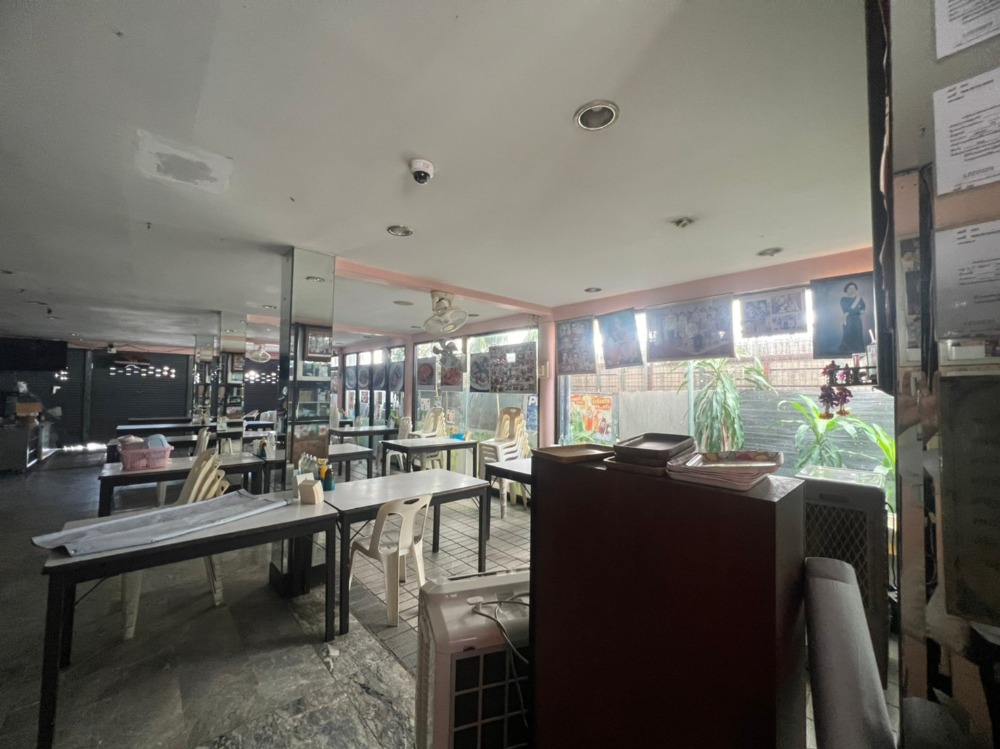 ขายอาคารพาณิชย์เลียบทางด่วนรามอินทรา : ขายตึกทำเลดีพร้อมกิจการและสูตรอาหาร ริมถนนศรีวรา ทาวน์อินทาวน์ อยู่ตรงข้ามเดอะซีน (ร้านทองดีโภชนา) 4 ชั้น 3 คูหา หน้ากว้าง 12 เมตร 66 ตร.ว. ME-058