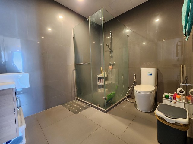 For SaleCondoSathorn, Narathiwat : Condo for sale, Noble Revo Silom, size 55.4 sq m, 21st floor, river view, near BTS Surasak.