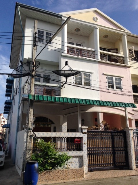 ขายทาวน์โฮมบางแค เพชรเกษม : ทาวเฮ้าส์ 3 ชั้น หมู่บ้านศิขรินทร์ วิลเลจ (เพชรเกษม10) 18 ตารางวา 9/11/67
