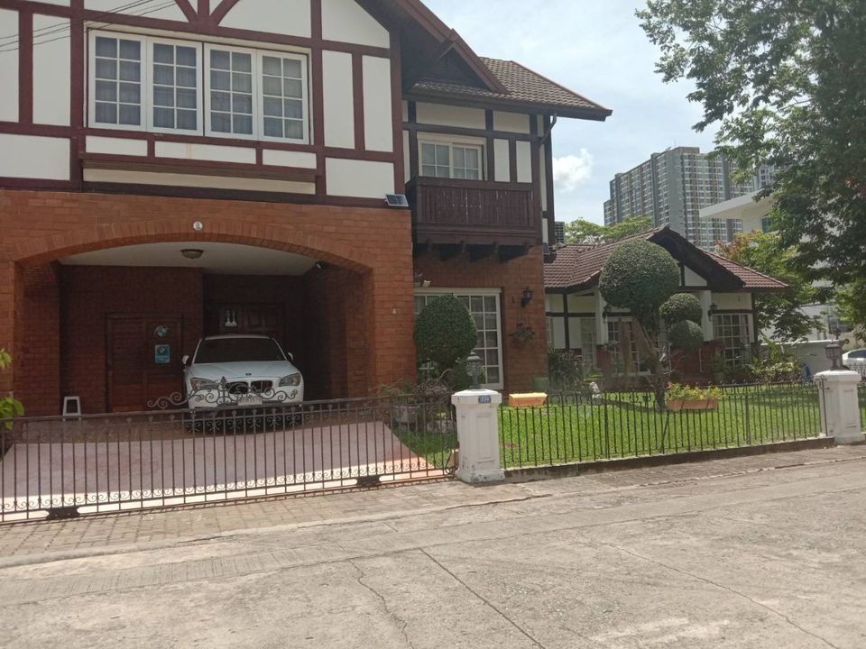 ขายบ้านอ่อนนุช อุดมสุข : luxury house สุขุมวิท 79 พื้นที่ 133 ตารางวา 5นาทีถึง BTS อ่อนนุช 5/11/67