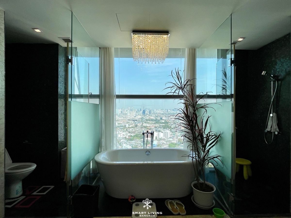 For SaleCondoRama3 (Riverside),Satupadit : Sell with tenant til Dec 26
Luxury Riverside Condo with Stunning View of Chao Phraya River,  2 large balconies with panoramic river views