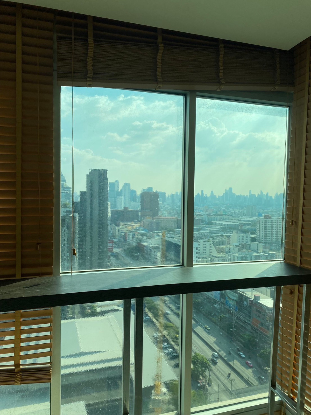 ให้เช่าคอนโดรัชดา ห้วยขวาง : ราคาดีสุด !🔥 [ For Rent ]  - ห้องใหญ่📍2 ห้องนอน 65 ตร. เพียง 26,000 เท่านั้น 📞 ติดต่อ 081-1526154 • ระเบียงกว้างมาก , ชั้นสูง , วิวเมืองสวย , ใกล้ MRT ห้วยขวาง 