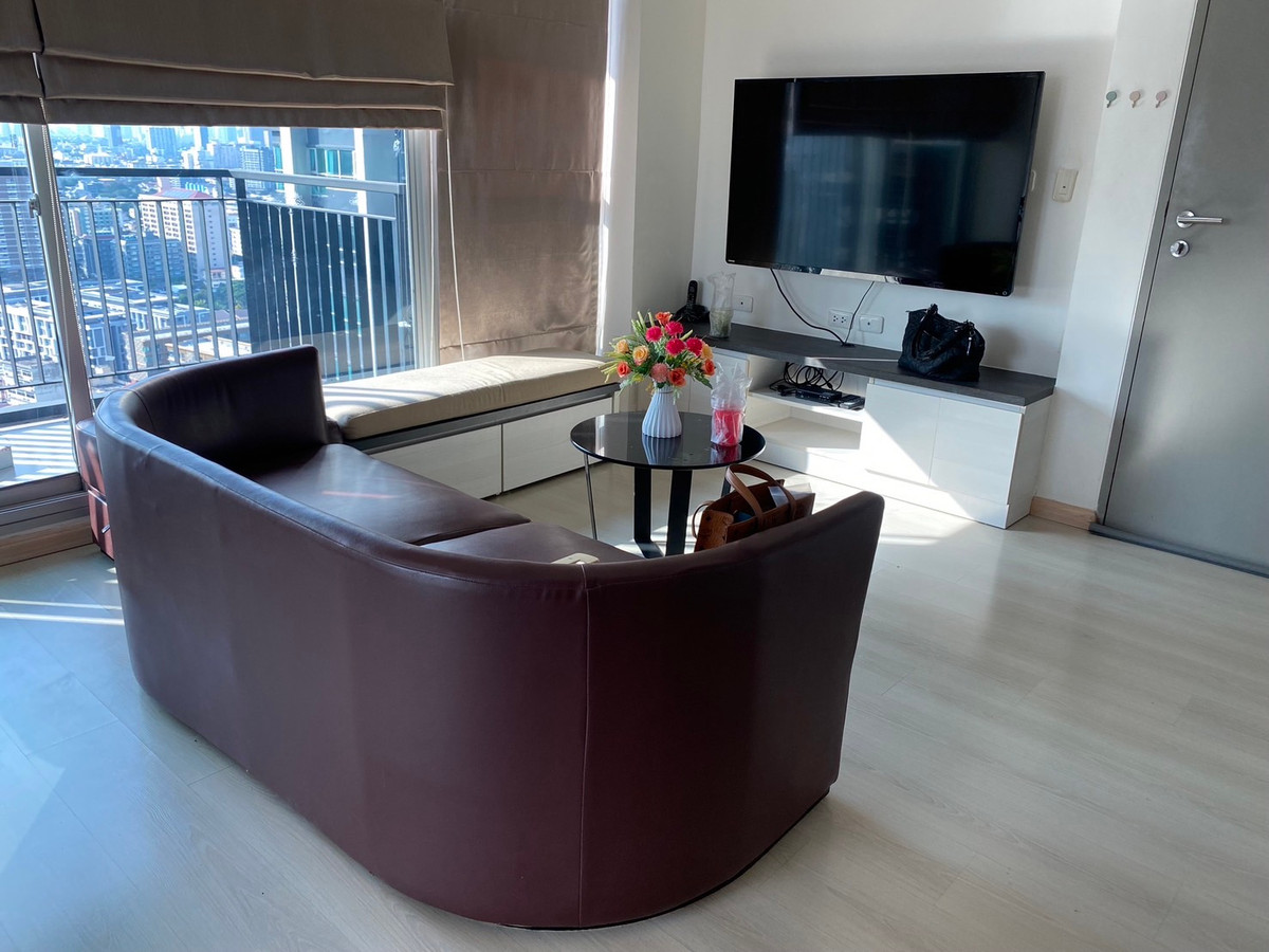 ให้เช่าคอนโดรัชดา ห้วยขวาง : คุ้มมาก ! [ For Rent ]  - ห้องใหญ่📍 Life รัชดาภิเษก 2 ห้องนอน 65 ตร. เพียง 28 ,000 เท่านั้น 🔥 ระเบียงกว้างมากๆ ชั้นสูง วิวเมืองสวย นัดชมได้ :📞 ติดต่อ 081-1526154 Agent / ใกล้ MRT ห้วยขวาง 