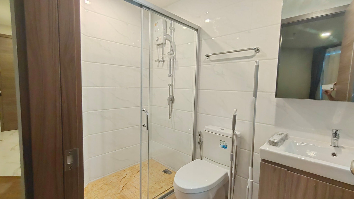 For RentCondoRatchadapisek, Huaikwang, Suttisan : Artisan Ratchada Condo for rent near MRT Huai Khwang  MRT Rama 9 Bangkok