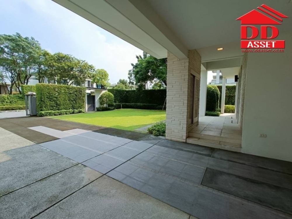 For SaleHouseRattanathibet, Sanambinna : Luxury house for sale, Ladawan Rattanathibet Village, Ladawan Rattanathibet In front of the village there is a Bang Rak Noi Tha It BTS station. The house was bought and never lived.