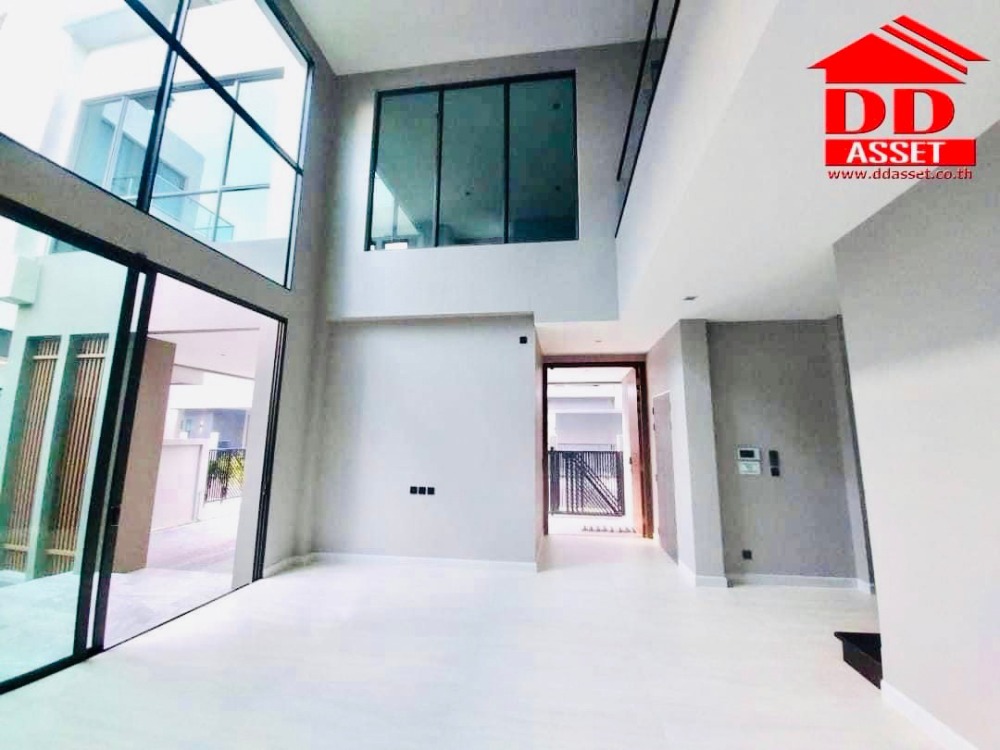 ให้เช่าบ้านพัฒนาการ ศรีนครินทร์ : ให้เช่าบ้านวิลล่าหรู บ้านเดี่ยว 3 ชั้น The gentry พัฒนาการ2 อยู่ซอยพัฒนาการ32 ใกล้ clubhouse เพียง 5 กม. ถึงทองหล่อ พร้อมเข้าอยู่