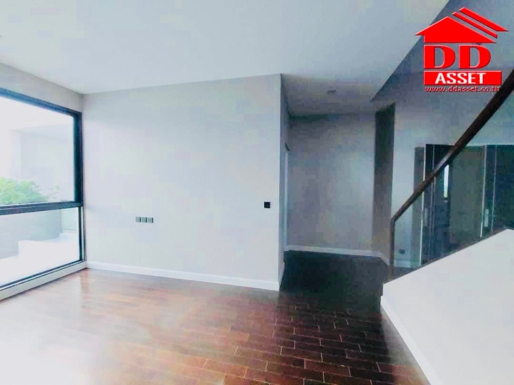 ให้เช่าบ้านพัฒนาการ ศรีนครินทร์ : ให้เช่าบ้านวิลล่าหรู บ้านเดี่ยว 3 ชั้น The gentry พัฒนาการ2 อยู่ซอยพัฒนาการ32 ใกล้ clubhouse เพียง 5 กม. ถึงทองหล่อ พร้อมเข้าอยู่