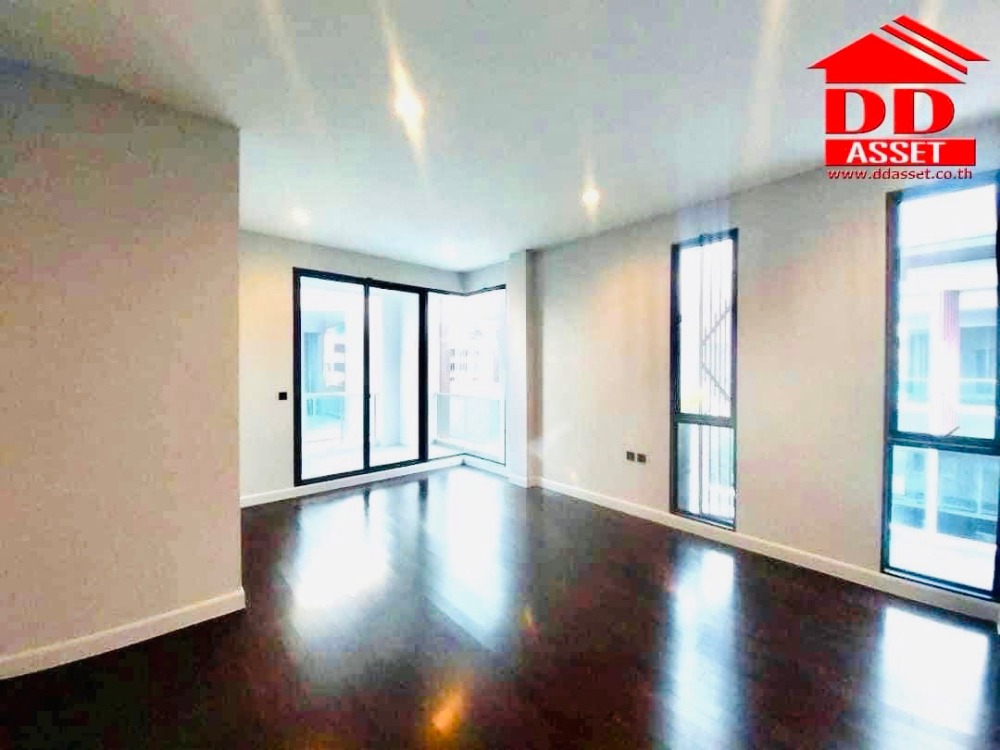 ให้เช่าบ้านพัฒนาการ ศรีนครินทร์ : ให้เช่าบ้านวิลล่าหรู บ้านเดี่ยว 3 ชั้น The gentry พัฒนาการ2 อยู่ซอยพัฒนาการ32 ใกล้ clubhouse เพียง 5 กม. ถึงทองหล่อ พร้อมเข้าอยู่