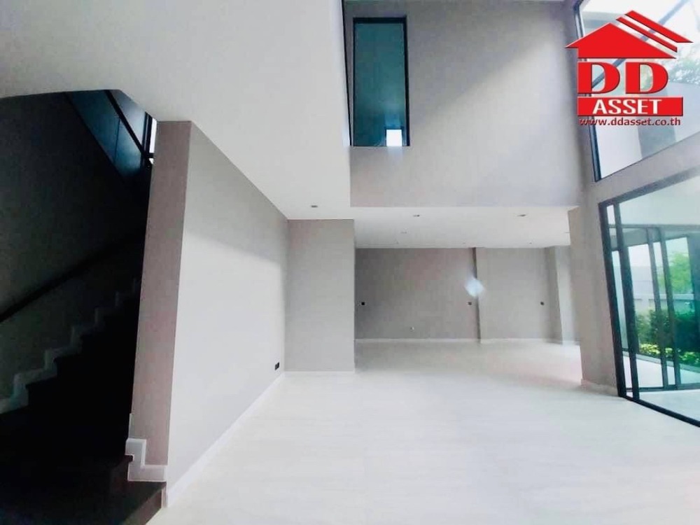 ให้เช่าบ้านพัฒนาการ ศรีนครินทร์ : ให้เช่าบ้านวิลล่าหรู บ้านเดี่ยว 3 ชั้น The gentry พัฒนาการ2 อยู่ซอยพัฒนาการ32 ใกล้ clubhouse เพียง 5 กม. ถึงทองหล่อ พร้อมเข้าอยู่