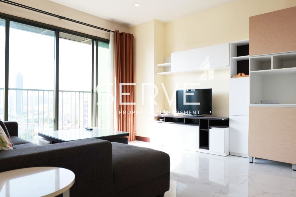 For RentCondoSukhumvit, Asoke, Thonglor : Condo For Rent 2 Beds with Bathtub on High Floor in city view .Shuttle but to BTS Thonglo