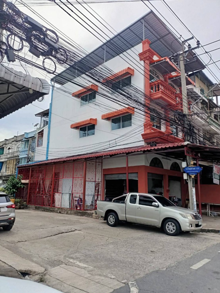 ขายอาคารพาณิชย์นนทบุรี บางใหญ่ บางบัวทอง : ขายตึกแถว บางใหญ่ซิตี้ ห้องริม  เนื้อที่ 27 ตรว.  ทำเลเด่น เหมาะทำธุรกิจขนาดย่อม คลีนิค ปรับปรุงใหมทั้งตึก 