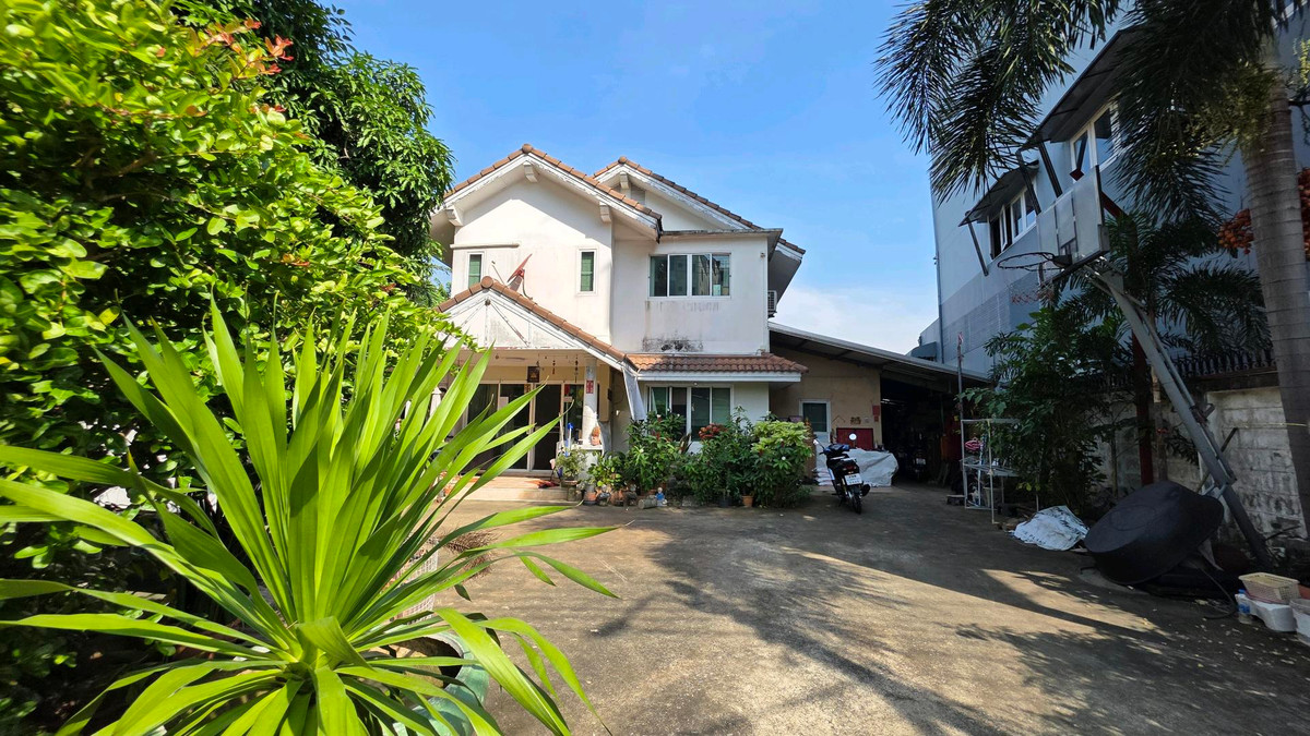 For SaleHouseChokchai 4, Ladprao 71, Ladprao 48, : Ultimate Value! Detached House, 102 Sq. Wah, in the Heart of Lat Phrao-Wang Hin, Close to the Yellow Line BTS! 🚉