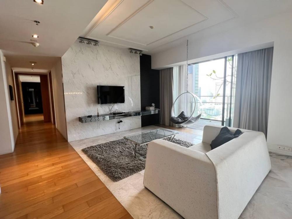 ขายคอนโดสาทร นราธิวาส : ( UL23070618 ) Tel/Line 096-2479369 , ขาย เดอะเมท สาทร 3 ห้องนอน 4 ห้องน้ำ 1 ห้องแม่บ้าน 197 ตร.ม. ชั้นสูง ห้องสวย สภาพดีมาก ✨✨