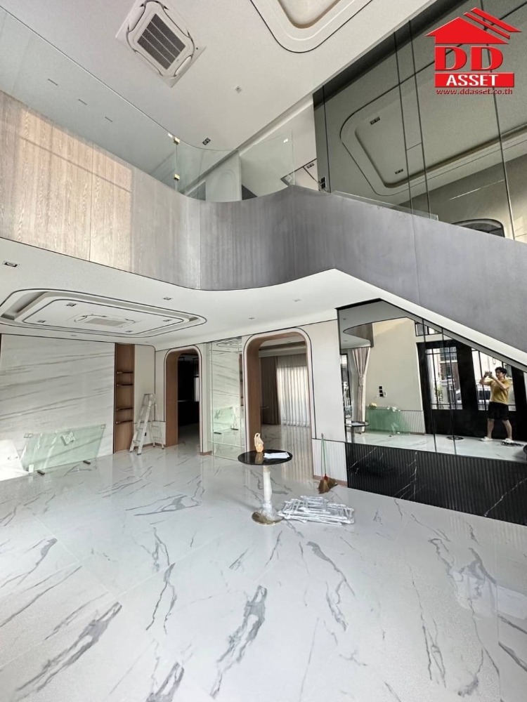For SaleHouseLadkrabang, Suwannaphum Airport : Grand Bangkok Boulevard Bangna-On Nut Grand Bangkok Boulevard Bangna - Onnut SUPER LUXURY MODERN CLASSIC