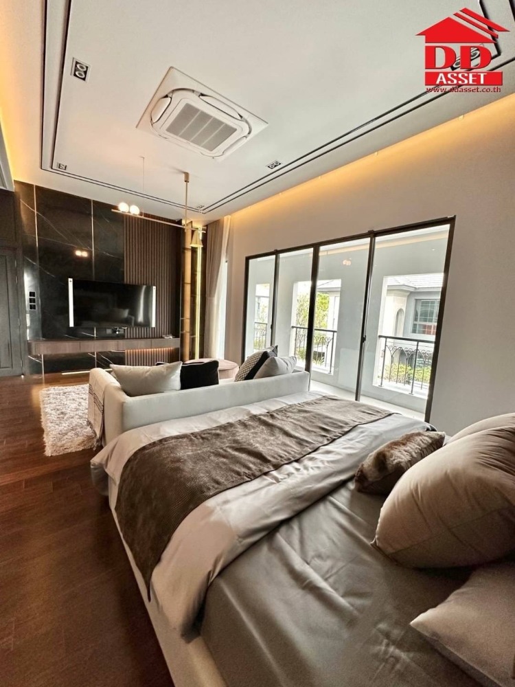 For SaleHouseLadkrabang, Suwannaphum Airport : Grand Bangkok Boulevard Bangna-On Nut Grand Bangkok Boulevard Bangna - Onnut SUPER LUXURY MODERN CLASSIC