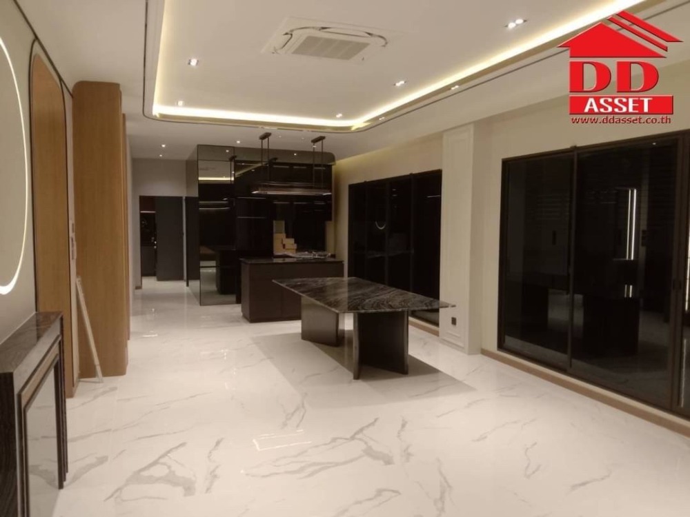 For SaleHouseLadkrabang, Suwannaphum Airport : Grand Bangkok Boulevard Bangna-On Nut Grand Bangkok Boulevard Bangna - Onnut SUPER LUXURY MODERN CLASSIC