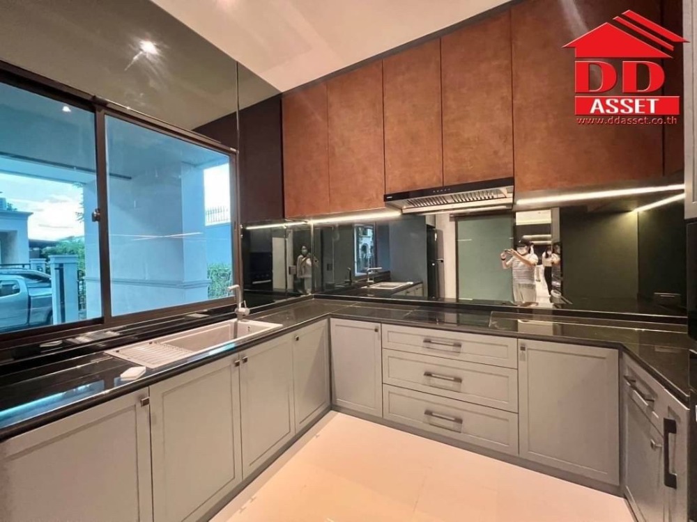 For SaleHouseLadkrabang, Suwannaphum Airport : Grand Bangkok Boulevard Bangna-On Nut Grand Bangkok Boulevard Bangna - Onnut SUPER LUXURY MODERN CLASSIC