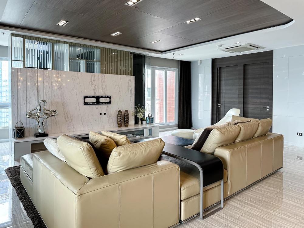 For RentCondoSukhumvit, Asoke, Thonglor : The spacious Penthouse at Asoke 1 min walk to station 
