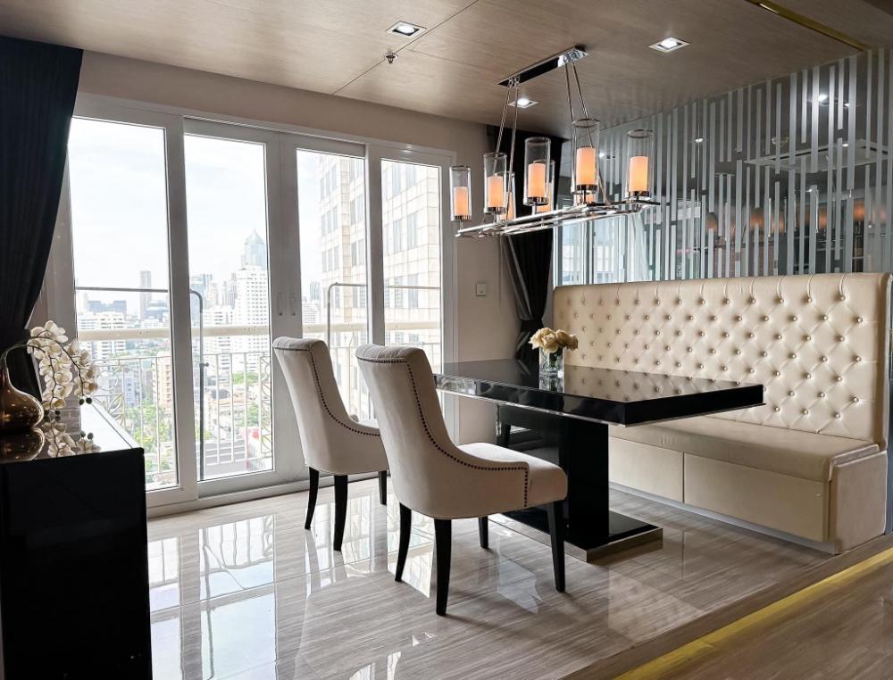 For RentCondoSukhumvit, Asoke, Thonglor : The spacious Penthouse at Asoke 1 min walk to station 
