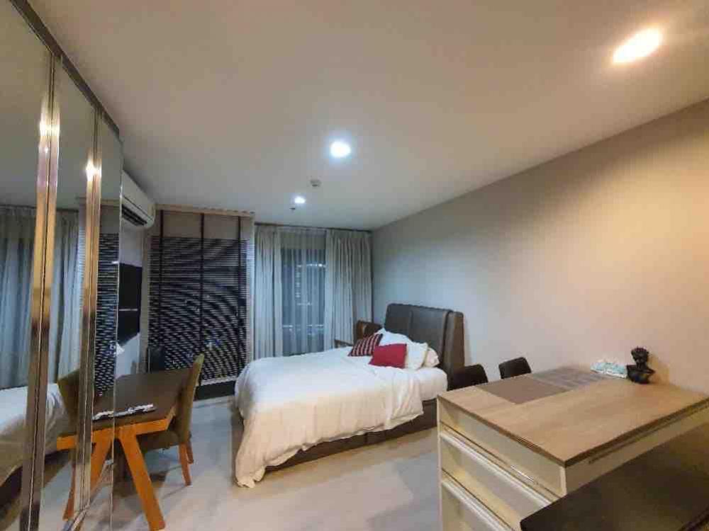 For RentCondoSukhumvit, Asoke, Thonglor : The spacious Penthouse at Asoke 1 min walk to station 
