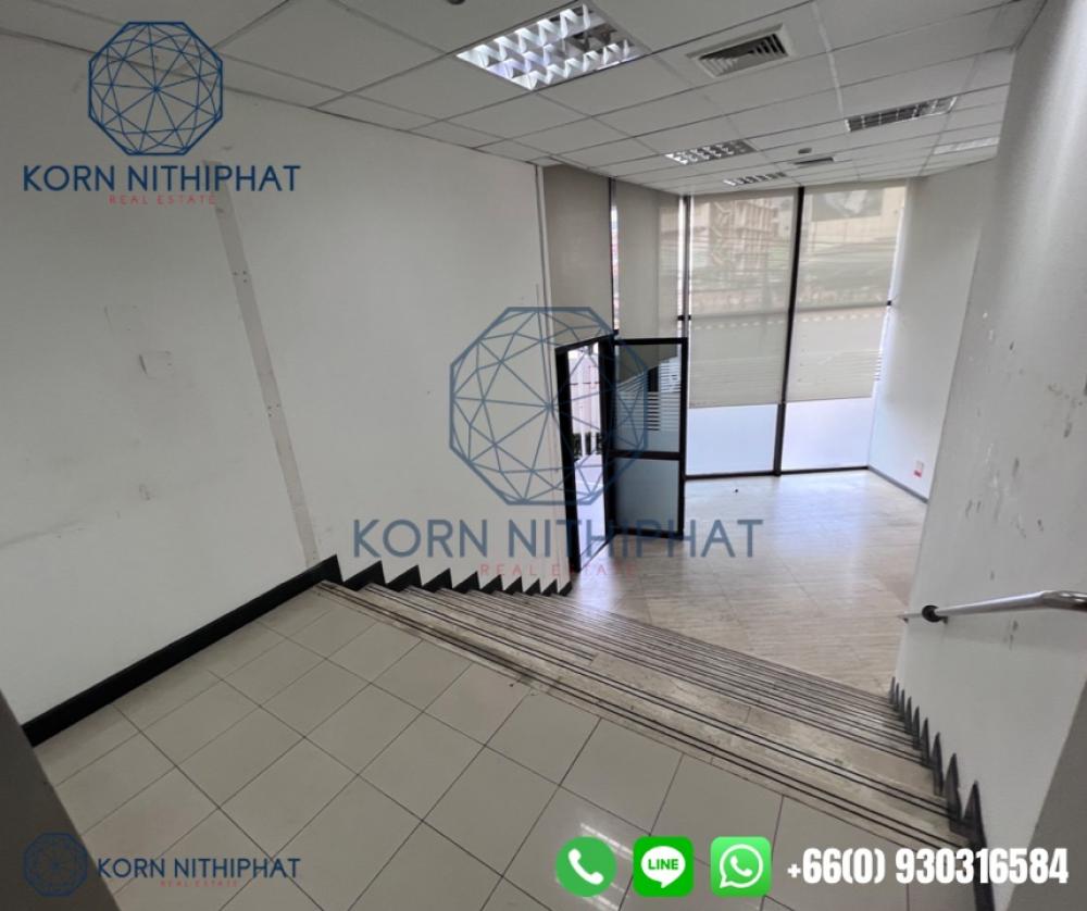 For RentRetail SpaceSiam Paragon ,Chulalongkorn,Samyan : Commercial space for rent in Hua Lamphong area, next to the road | Cafe, nail salon, hair salon, equipment store, IT, marijuana shop, pharmacist, beauty clinic