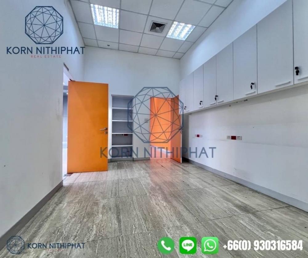 For RentRetail SpaceSiam Paragon ,Chulalongkorn,Samyan : Space for rent on G floor, Hua Lamphong area, good location, with parking lots of tourists. We welcome cannabis cafes, nail salons, hair salons, accessory shops of all kinds.