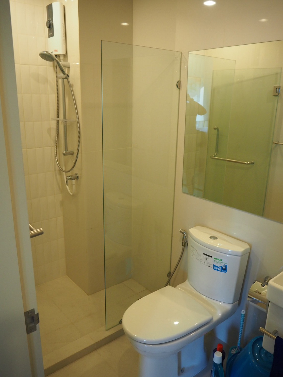 ให้เช่าคอนโดพระราม 9 เพชรบุรีตัดใหม่ RCA : LIFE ASOKE   ✨  30 ตร.ม. ห้องเเต่งสวย  ชั้นสูง ✨ 📞 Line:@pukkhome (with @ )