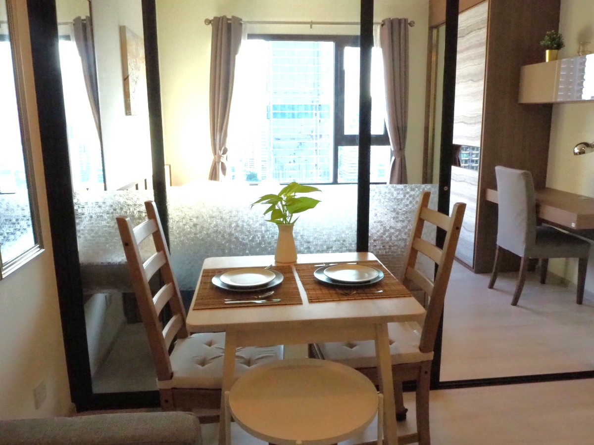 ให้เช่าคอนโดพระราม 9 เพชรบุรีตัดใหม่ RCA : LIFE ASOKE   ✨  30 ตร.ม. ห้องเเต่งสวย  ชั้นสูง ✨ 📞 Line:@pukkhome (with @ )