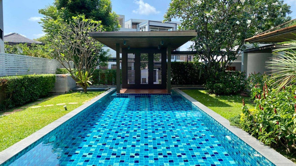 For RentHousePattanakan, Srinakarin : Luxury 2-storey detached house for rent, Panya Village, Phatthanakan 30, just 10 minutes from Thonglor.