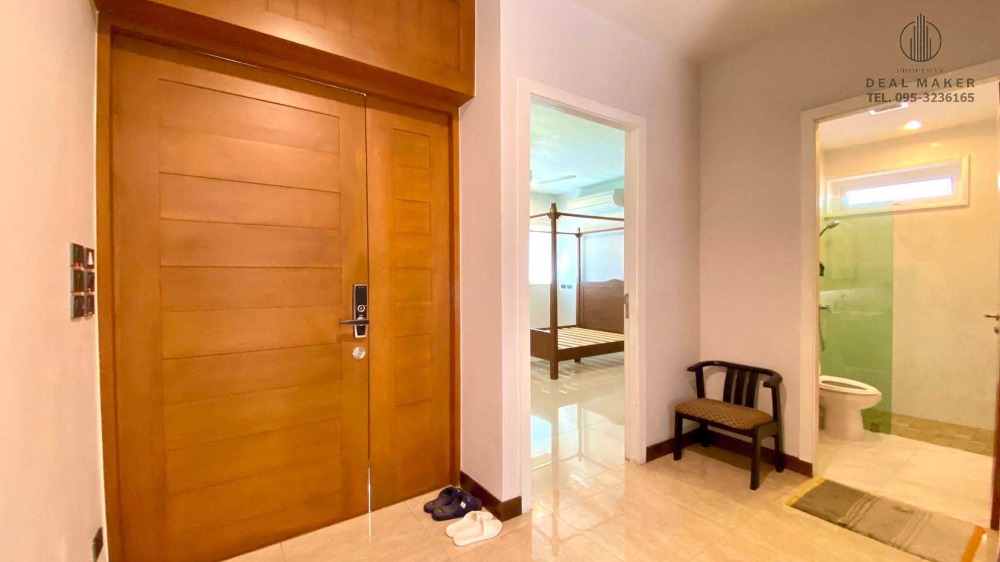 For RentHousePattanakan, Srinakarin : Luxury 2-storey detached house for rent, Panya Village, Phatthanakan 30, just 10 minutes from Thonglor.