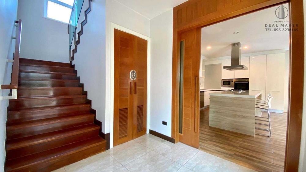 For RentHousePattanakan, Srinakarin : Luxury 2-storey detached house for rent, Panya Village, Phatthanakan 30, just 10 minutes from Thonglor.