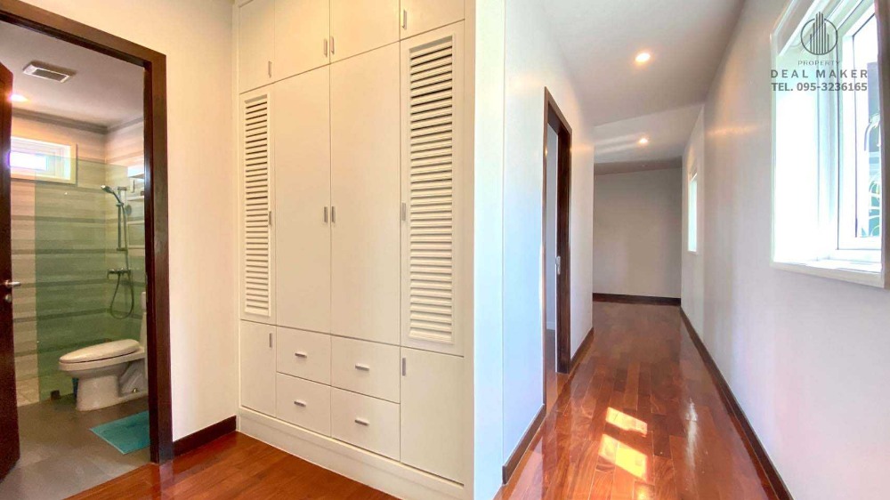 For RentHousePattanakan, Srinakarin : Luxury 2-storey detached house for rent, Panya Village, Phatthanakan 30, just 10 minutes from Thonglor.