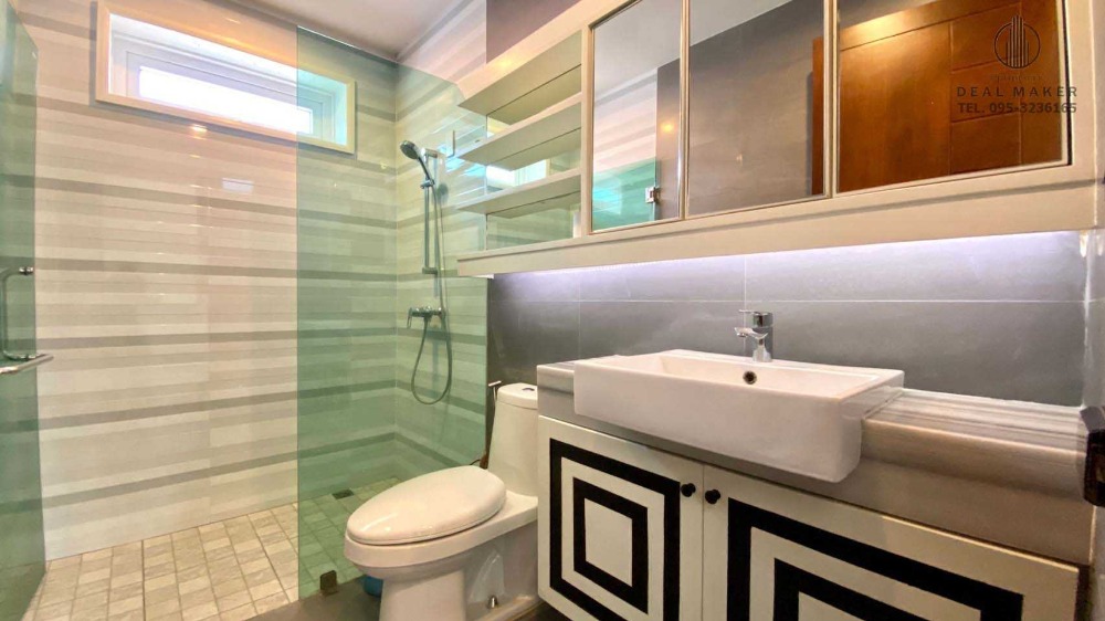 For RentHousePattanakan, Srinakarin : Luxury 2-storey detached house for rent, Panya Village, Phatthanakan 30, just 10 minutes from Thonglor.