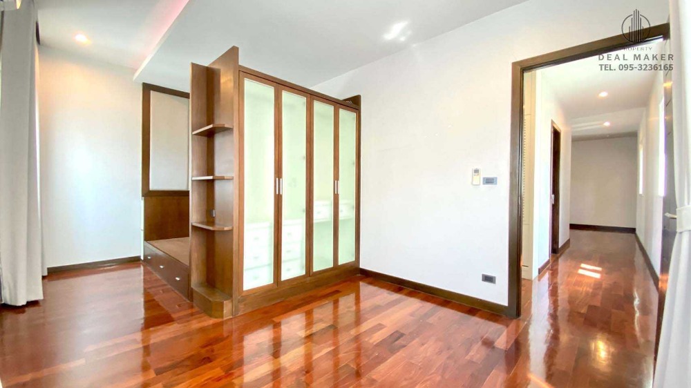 For RentHousePattanakan, Srinakarin : Luxury 2-storey detached house for rent, Panya Village, Phatthanakan 30, just 10 minutes from Thonglor.