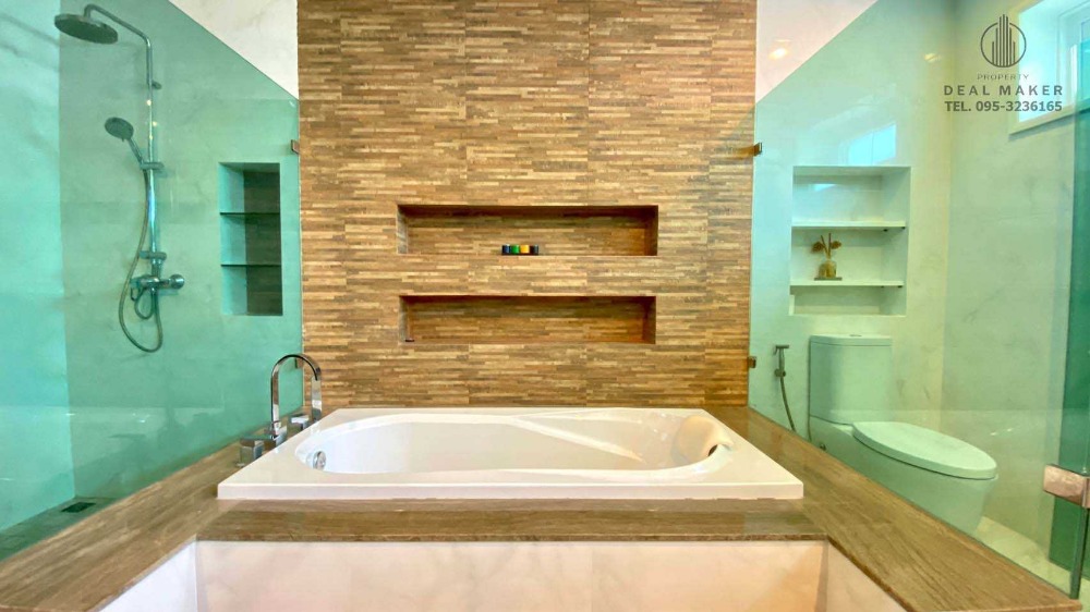 For RentHousePattanakan, Srinakarin : Luxury 2-storey detached house for rent, Panya Village, Phatthanakan 30, just 10 minutes from Thonglor.