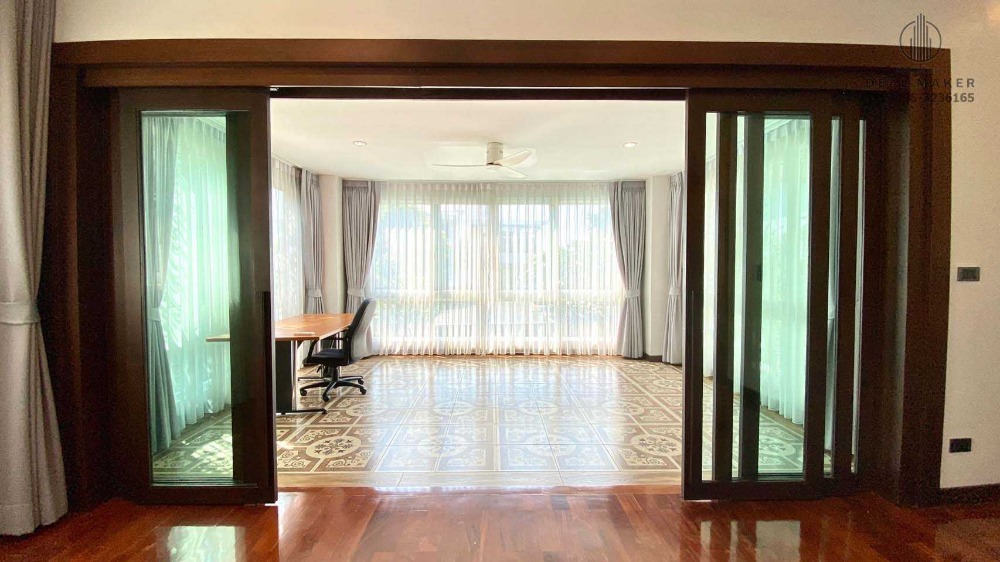 For RentHousePattanakan, Srinakarin : Luxury 2-storey detached house for rent, Panya Village, Phatthanakan 30, just 10 minutes from Thonglor.