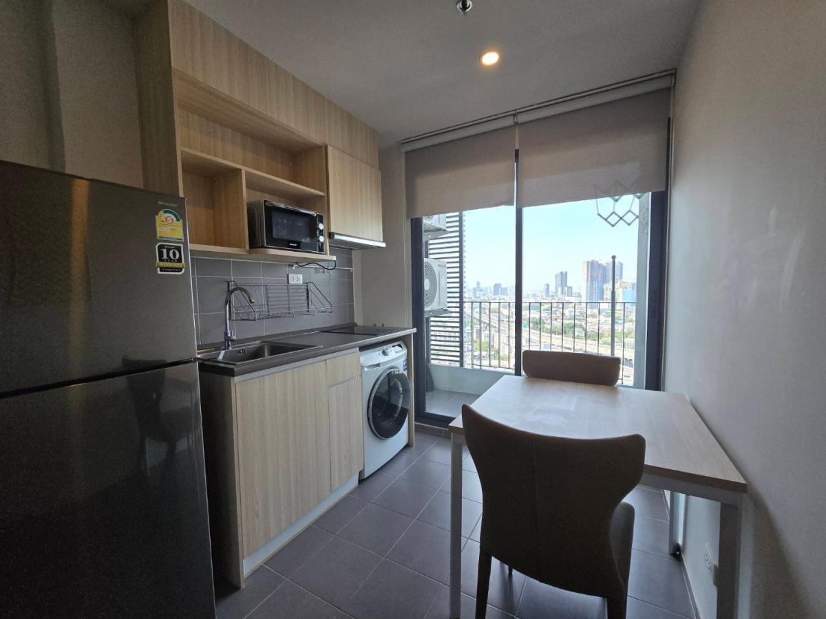 For RentCondoBangna, Bearing, Lasalle : Owner Post for rent Ideo O2 1bedroom, Building B, high floor, north side, closed kitchen, 15,000 per month, fully furnished, ready to move in.