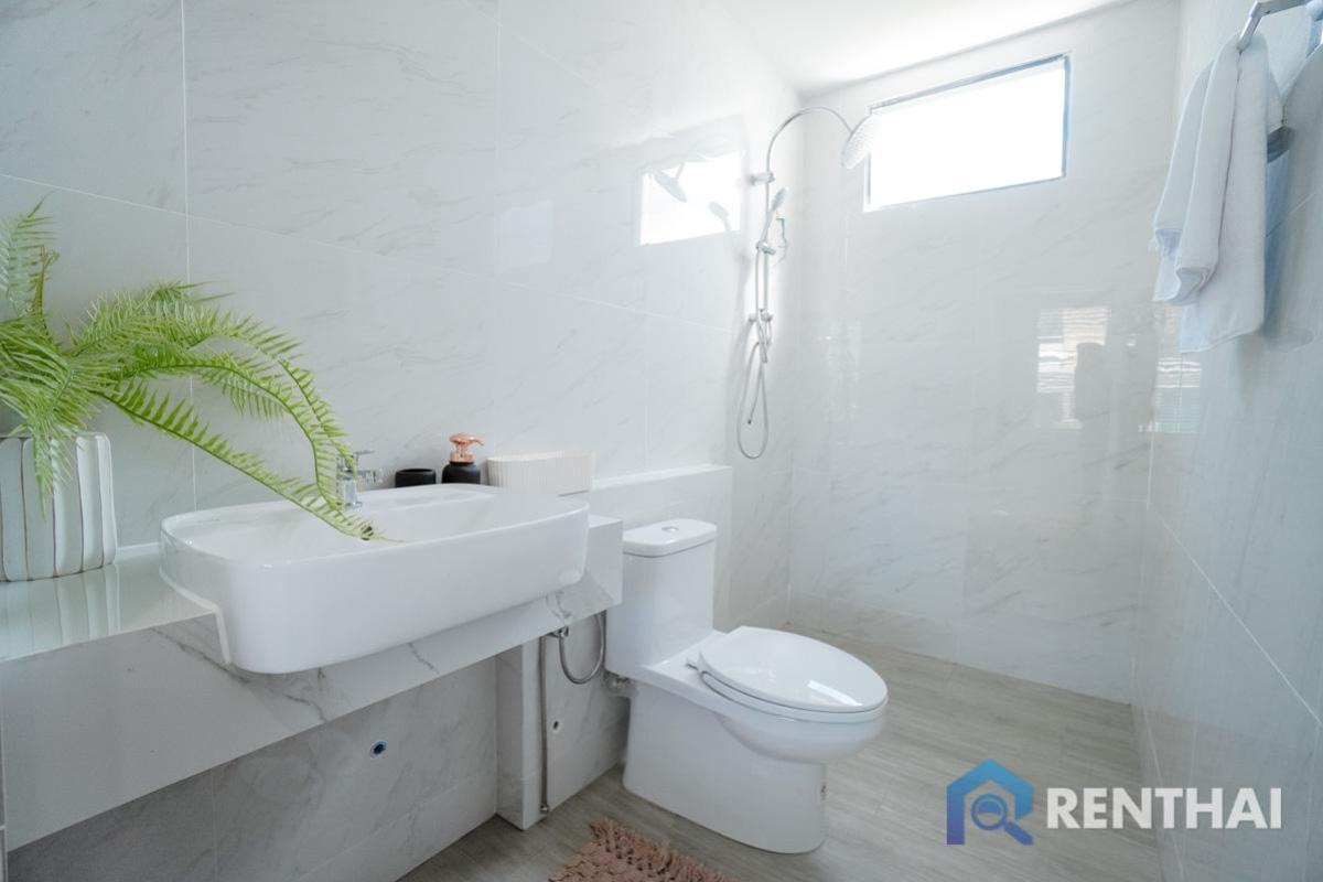 For SaleHousePattaya, Bangsaen, Chonburi : Brand new 2storey modern tropical house for sale