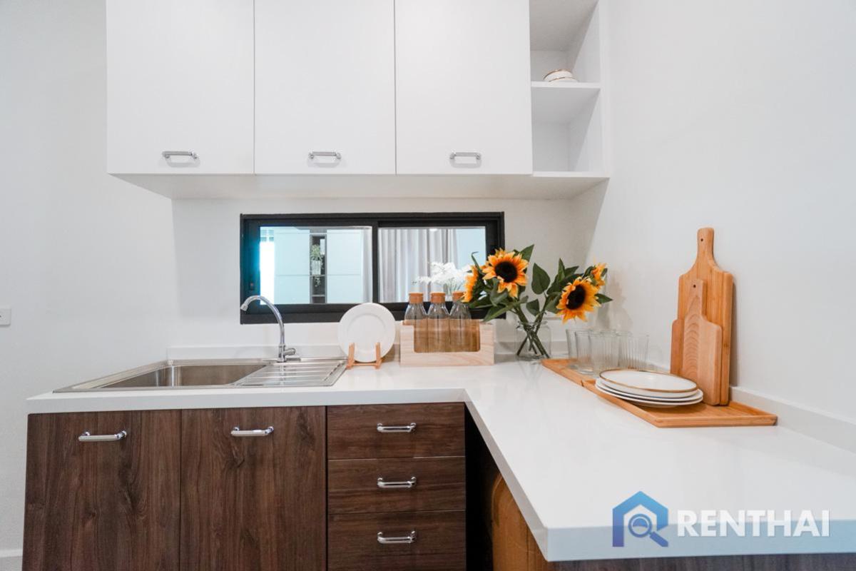 For SaleHousePattaya, Bangsaen, Chonburi : Brand new 2storey modern tropical house for sale