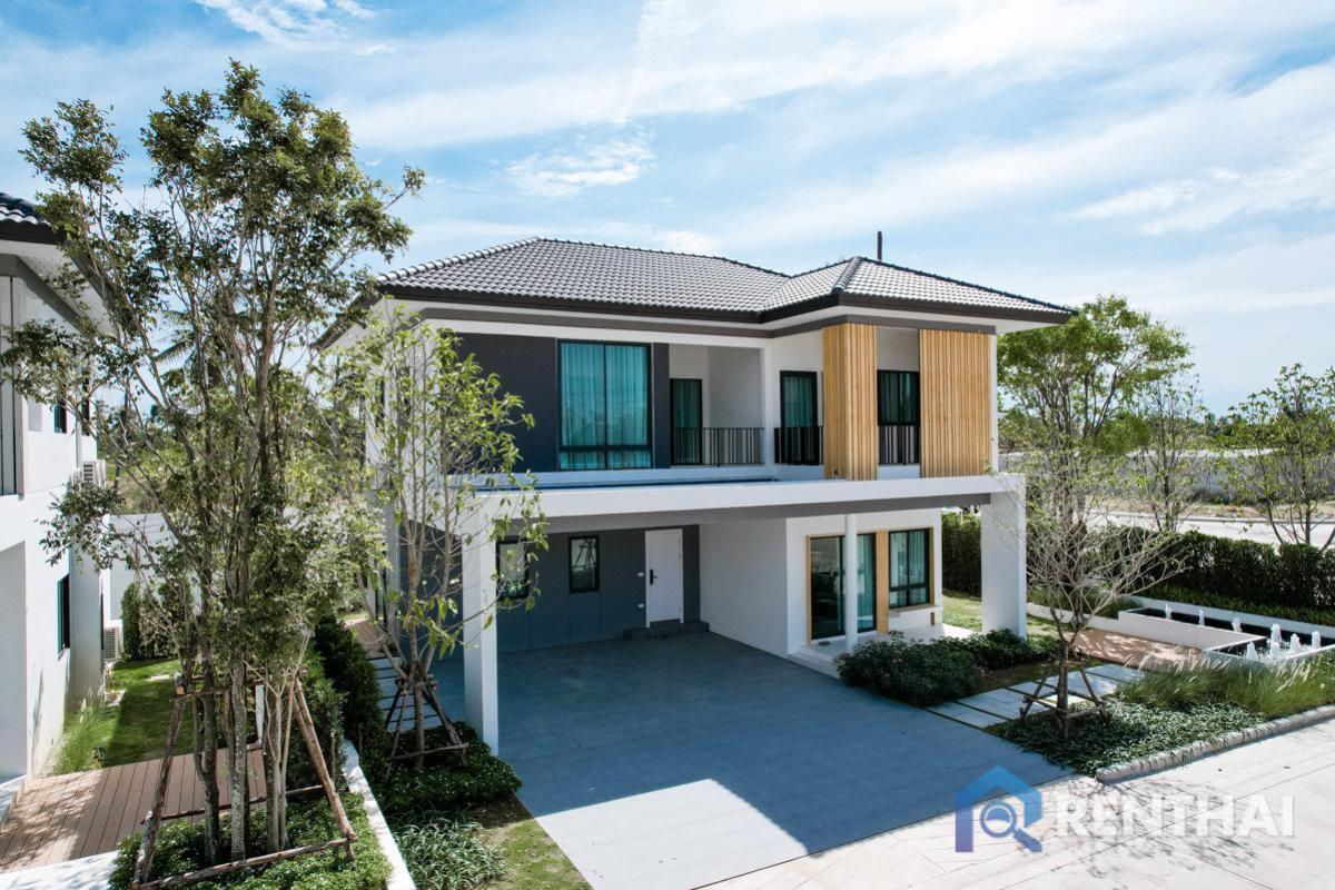 For SaleHousePattaya, Bangsaen, Chonburi : Brand new 2storey modern tropical house for sale