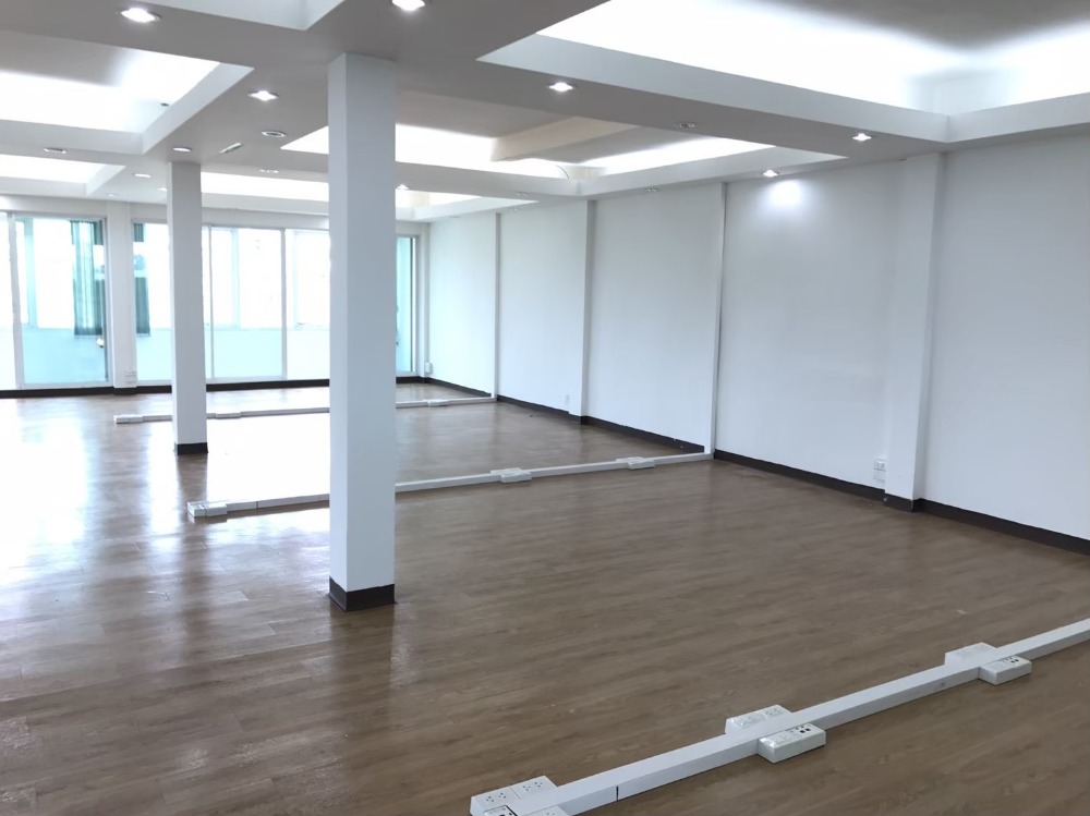 ให้เช่าอาคารพาณิชย์พระราม 2 บางขุนเทียน : ให้เช่า อาคาร 3 คูหา 4 ชั้น 1500 ตรม. ติดถนนพระราม 2 จอมทอง