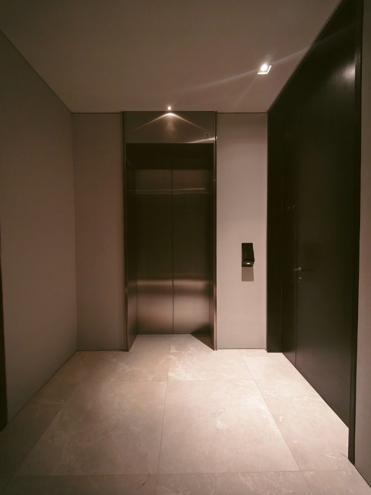 ขายคอนโดวงเวียนใหญ่ เจริญนคร : ขาย Banyan Tree Residences Riverside Bangkok 1ห้องนอน 79ตรม วิวแม่น้ำเจ้าพระยา คอนโดใกล้ไอคอนสยาม ห้องใหม่ มือหนึ่ง ฟรีค่าส่วนกลาง 5ปี บัตรกำนัลเฟอร์นิเจอร์ตกแต่งห้อง