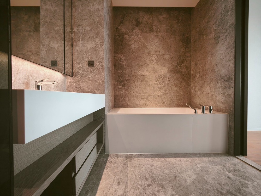 ขายคอนโดวงเวียนใหญ่ เจริญนคร : ขาย Banyan Tree Residences Riverside Bangkok 1ห้องนอน 79ตรม วิวแม่น้ำเจ้าพระยา คอนโดใกล้ไอคอนสยาม ห้องใหม่ มือหนึ่ง ฟรีค่าส่วนกลาง 5ปี บัตรกำนัลเฟอร์นิเจอร์ตกแต่งห้อง