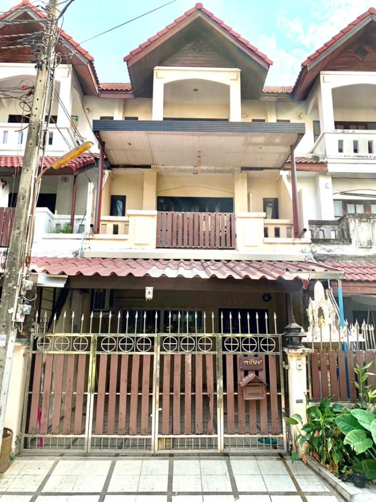 For RentTownhomeLadprao101, Happy Land, The Mall Bang Kapi : Large townhome for rent