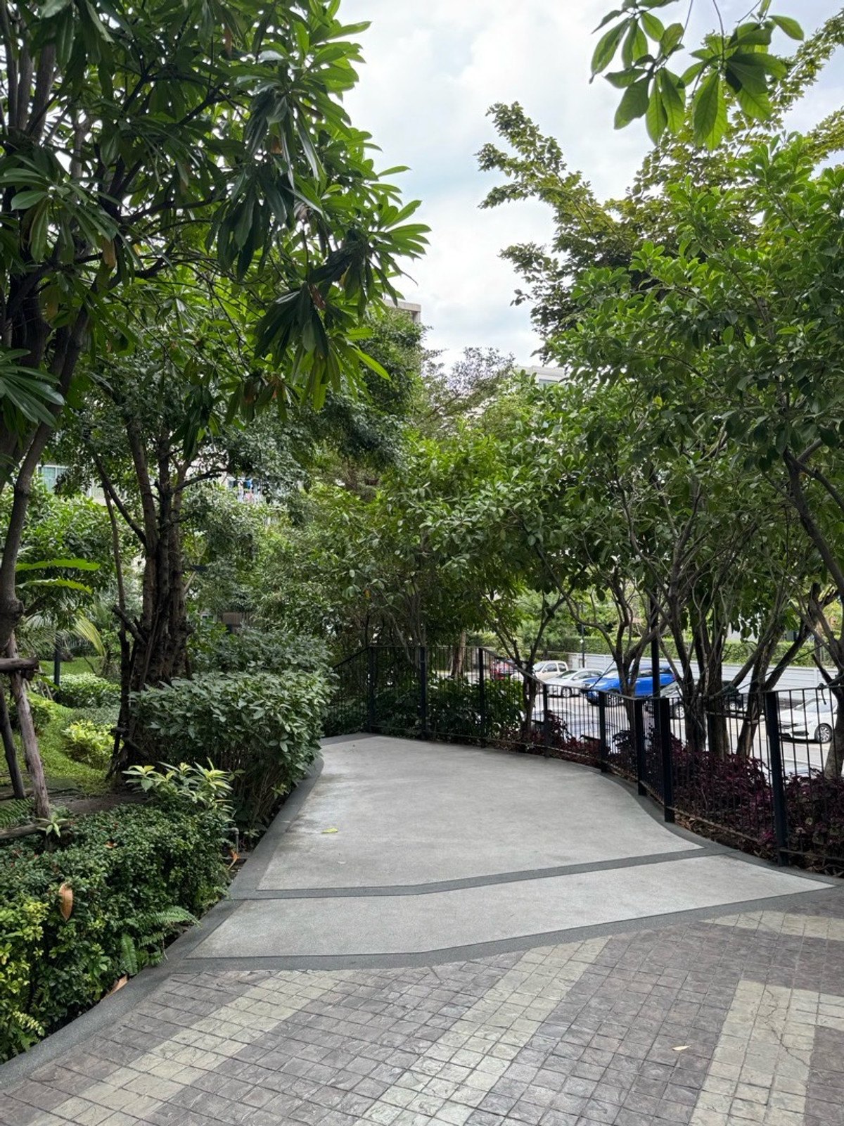 For RentCondoSriracha Laem Chabang Ban Bueng : Sales with 2 yesrs rental contract
DCondo Bliss Sriracha (Fully Furnished)