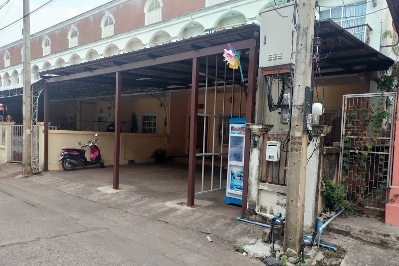 ขายทาวน์โฮมปทุมธานี รังสิต ธรรมศาสตร์ : ขาย บ้าน ทาวน์โฮม 2 ชั้น 2 หลังติดกัน รังสิต บางพูน 51 ตรว 128 ตรม 3 ห้องนอน ใกล้รถไฟฟ้าสายสีแดงสถานี รังสิต และ ฟิวเจอร์พาร์ค : EL24S-030