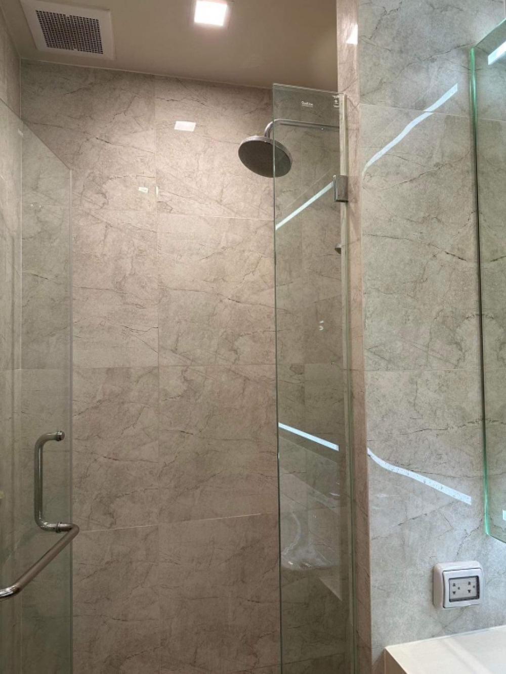 For RentCondoSukhumvit, Asoke, Thonglor : ✨ 👍For rent with free WiFi
2 bedrooms near BTS Phromphong , near Emporium, EmQuartier, Wells international school 